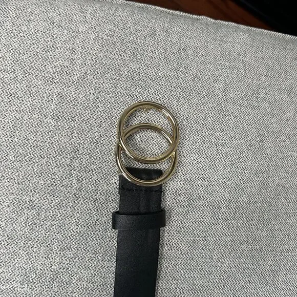 Black Faux Leather Women's Belt w Gold Double O Ring Closure Size M EUC - Picture 4 of 4